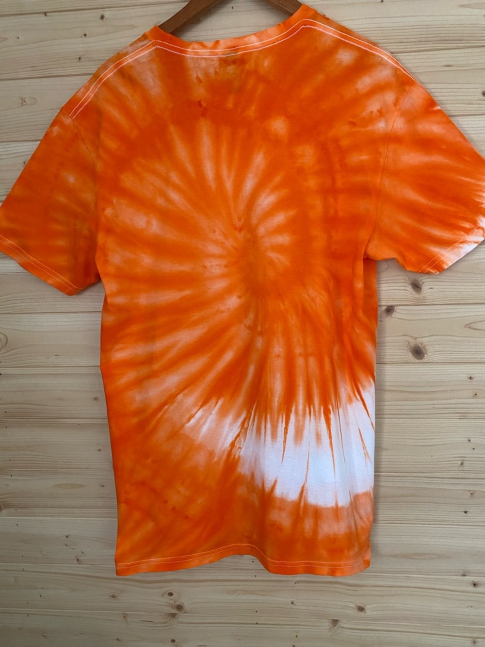 GILDAN SoftStyle Ice Tie Dye Shirt Size L Brilliant Orange Retro Festival Tee - Picture 6 of 10